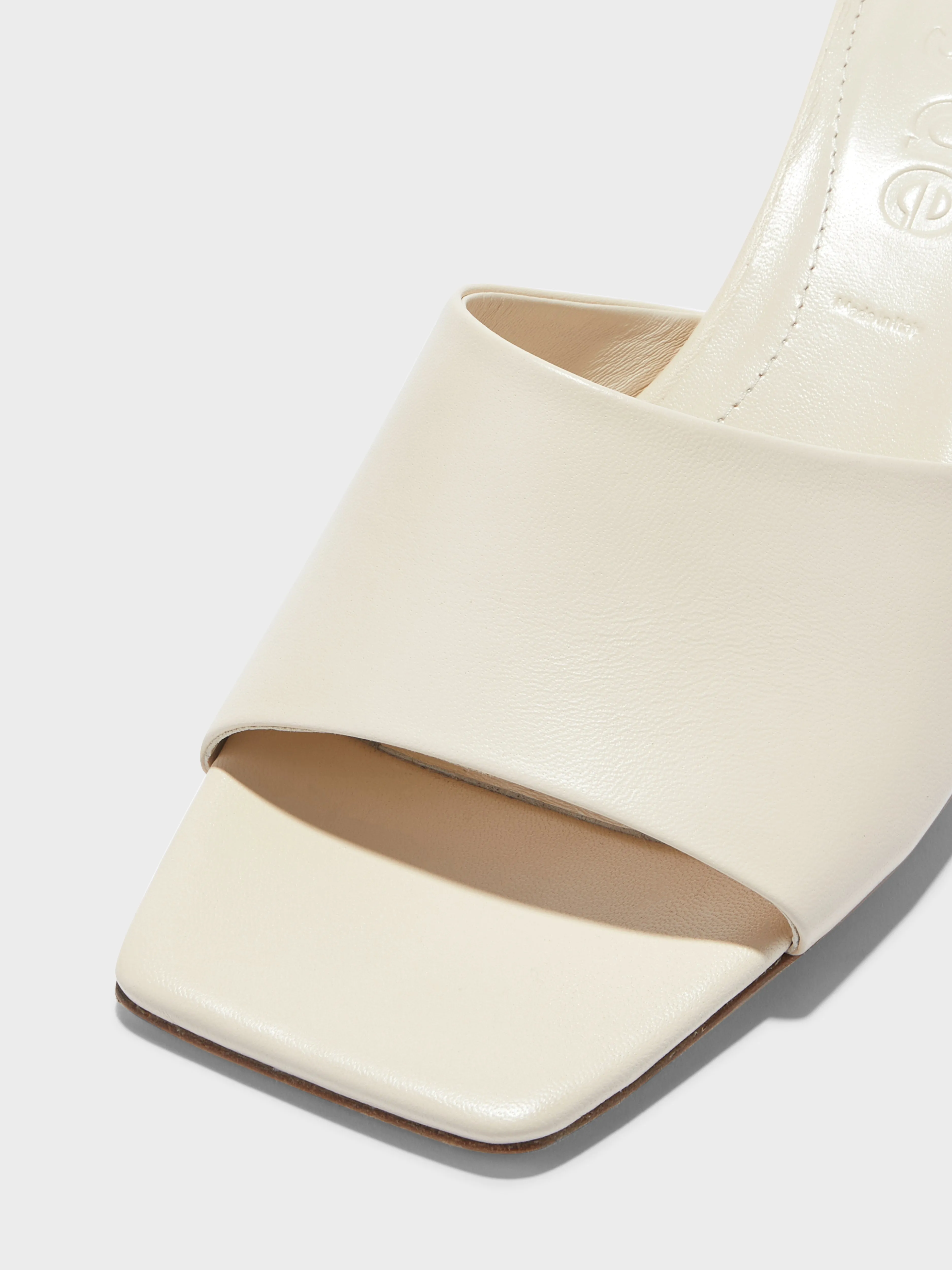 Ale Leather Mules