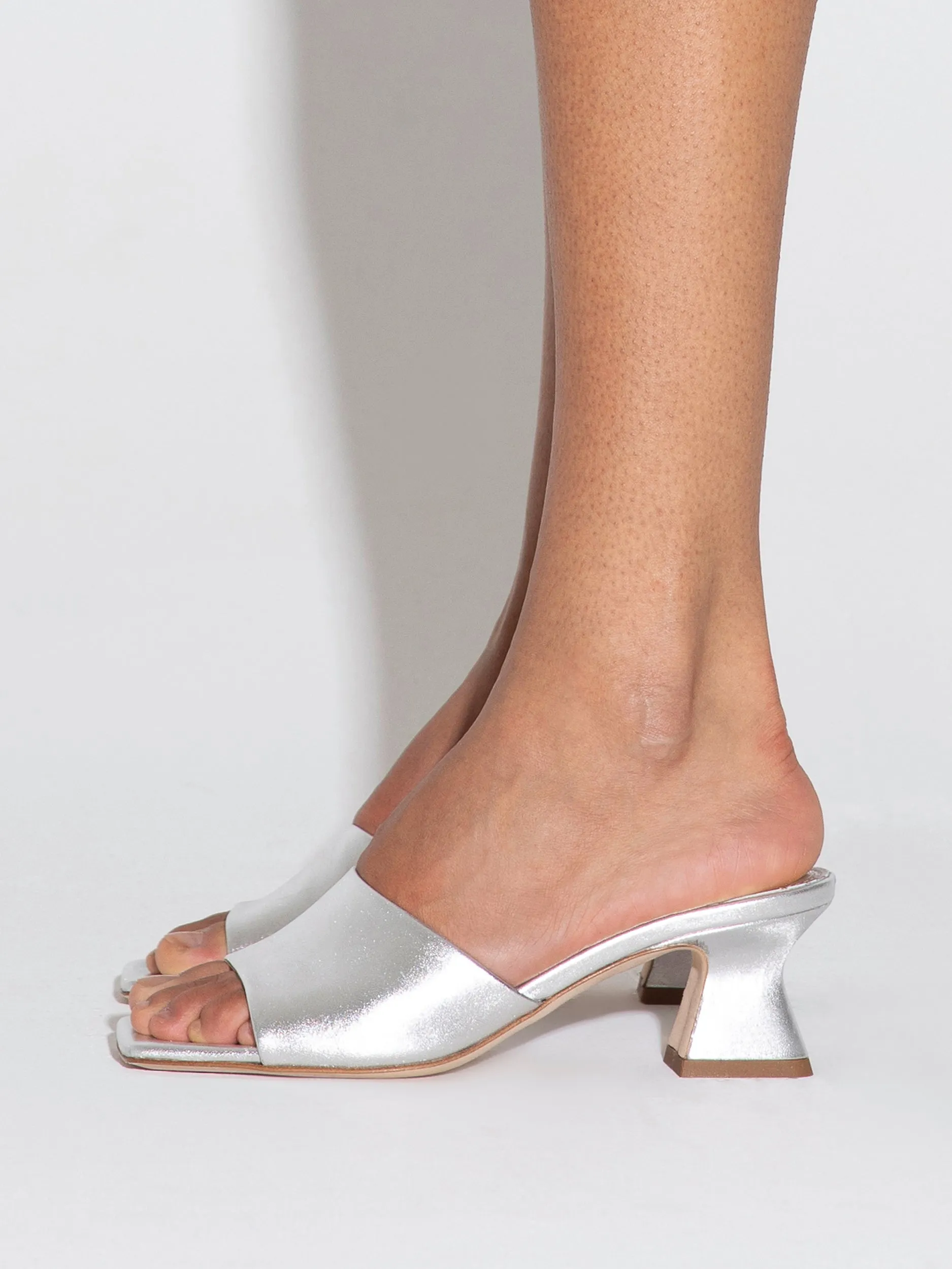 Ale Leather Mules