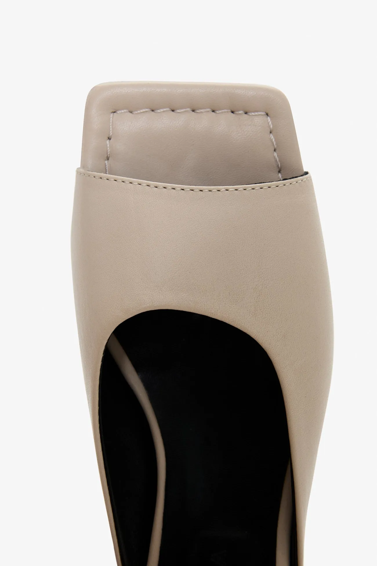 Hyra Sandals